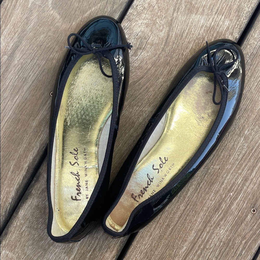 French Sole Shiny Black flats